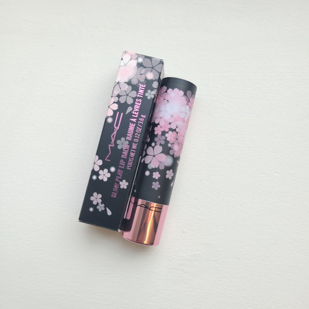 *** FREE *** w/ any purchase: LIMITED EDITION MAC Sakura Lip Balm 🌸
